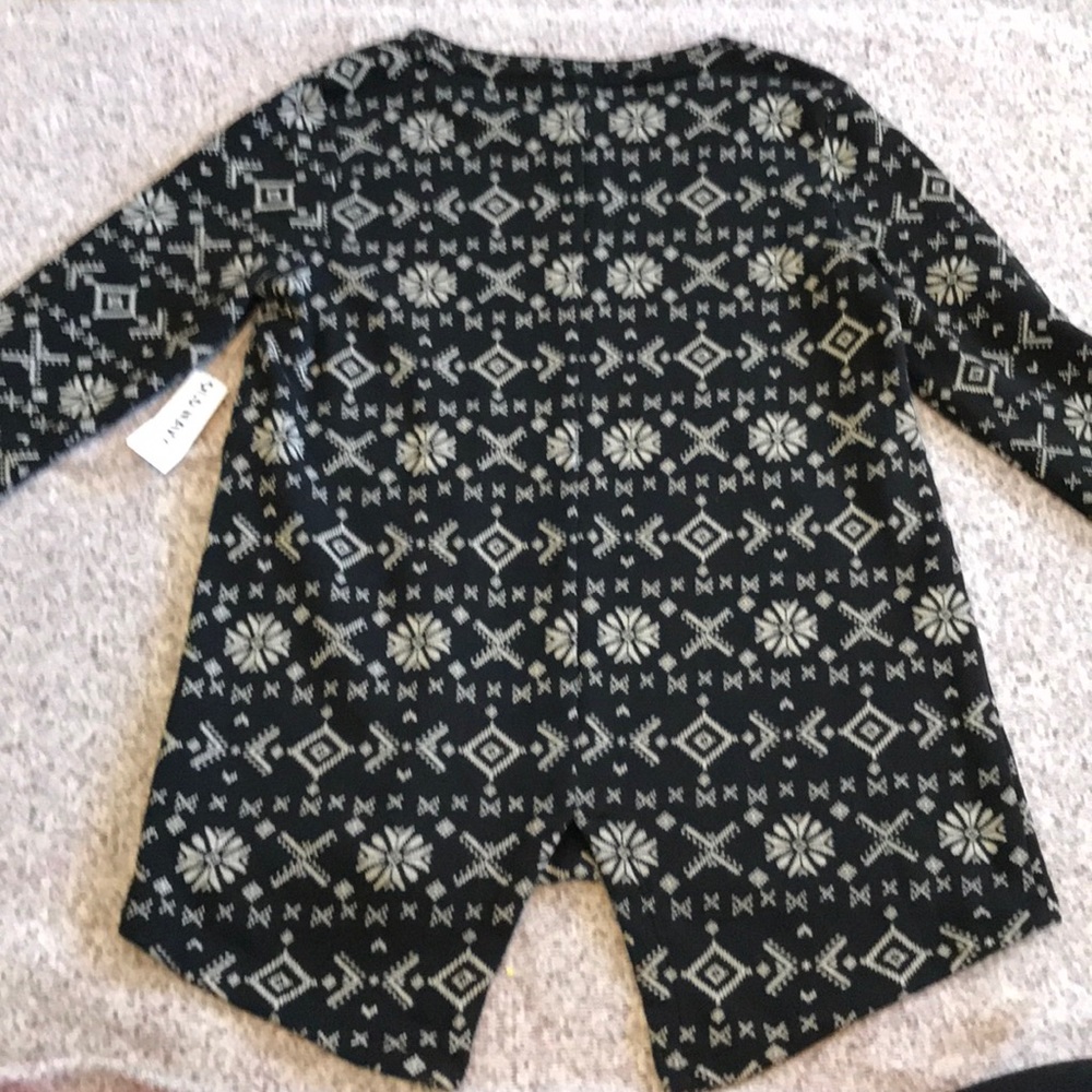 Girls 10/12. Old navy sweatshirt. NWT. - Picture 4 of 4